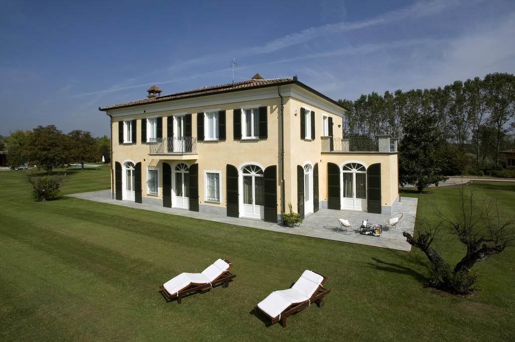 Relais 23 Hotel & Ristorante Castelnuovo Belbo المظهر الخارجي الصورة